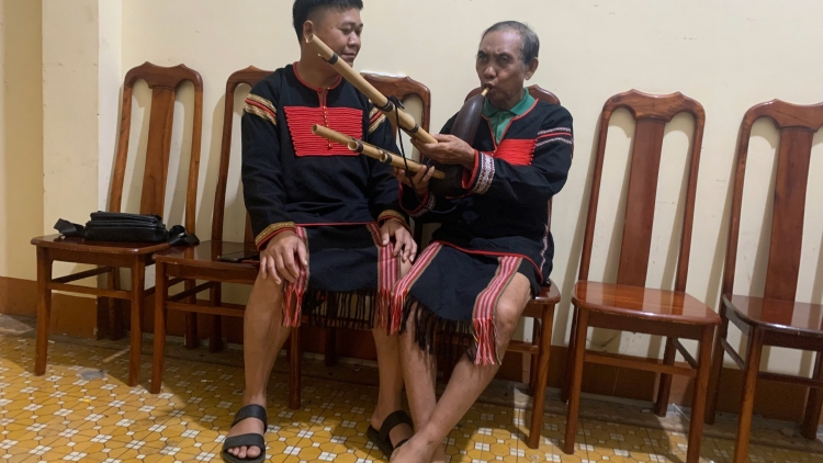 Cau chài lơh gơ rề uă bơta niam chài kòn cau Rơđê