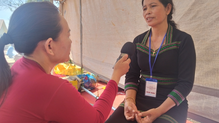 “Năm mhe n’gôr răm- Tết tâm rŏng”.