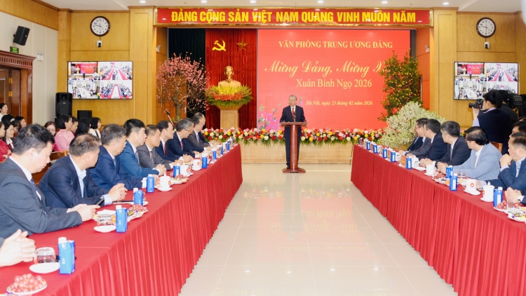 Khua git gai Ping gah ơi Tô Lâm bơni hơ-ơč Têt, jao bruă akŏ thun phrâo kơ Anom bruă Ping gah dêh čar