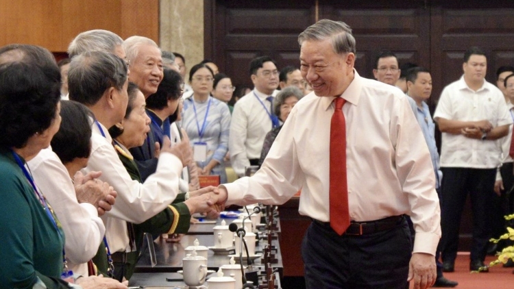 Tổng Bí thư Tô Lâm khâl, mbah rhơn Tết Đảng bộ, n’gâng kan n’hanh ƀon lan nkual ƀon têh Hồ Chí Minh