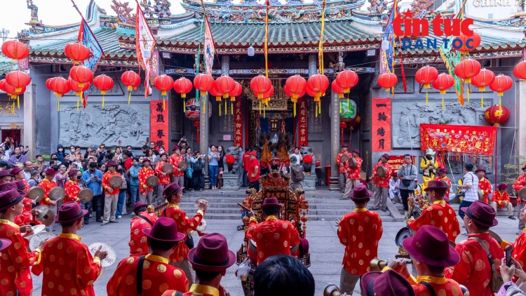 JANIH ILAMO BIAK KAREI DI URANG BANGSA LO DI CHO LON