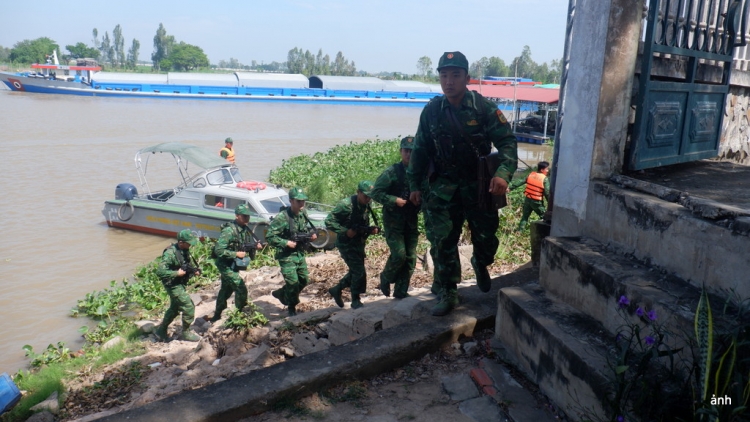 Chiến sĩ miền Tây