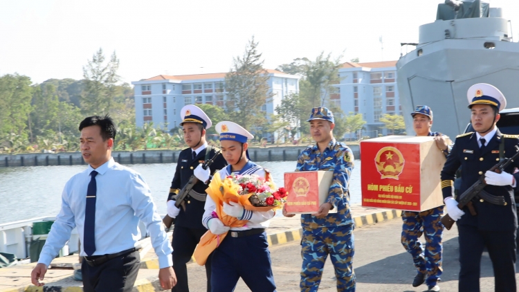 Cèng thùng sră tĕ khà tus bồt Trường Sa