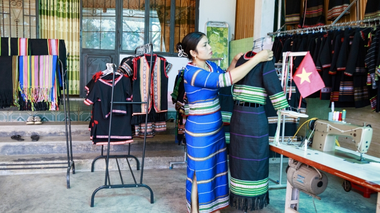 Mâu vâi kơdrâi Giẻ-Triêng rak mơhúa tơmeăm teăn