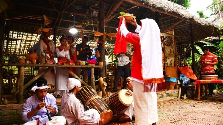 BAOH PANUAC “URANG, DREI, ALAOK, BAOH, BIRAONG, MBAIK, BLAH, COH, DENG, GUER, HALA, KAPU, LIBIK, LIYUENG, MATA, TALEI, TANGI, TANGIN, TATHAU, THRUH” HU PANDAR HABAR KA NJAUK DALAM SAP CAM?