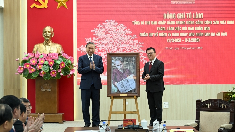 Tổng Bí thư: Tơ̆ yơ đei kon pơlei tơ̆ noh đei hla ar tơroi Kon pơlei