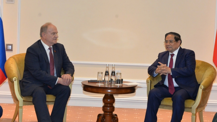 Pôa Pham Minh Chính, Ngế pro xiâm hnê ngăn tơnêi têa tơdah pôa Zyuganov, Kăn xiâm hnê ngăn Đảng Kong san kong têa Rusi  