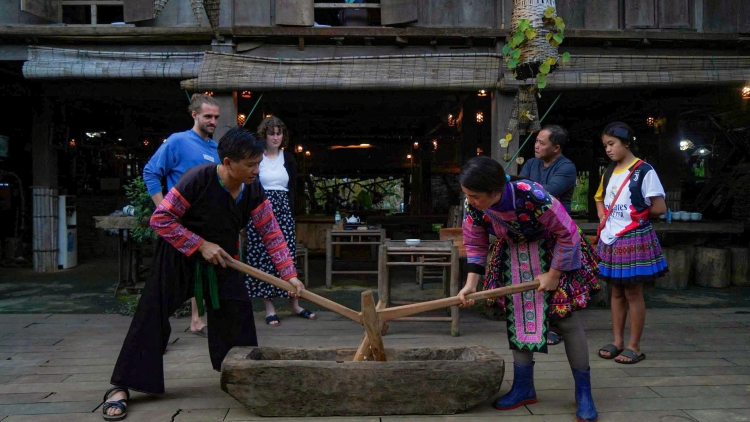 Ngon tô thứ 7 mự 21 căm bườn 3 pì 2026: Xáo hụ vằn hoá chựa côn Mông pọm cắp Hôm stây A Chu cuồng dan tang khửn ma dù lịch Tày Bắc