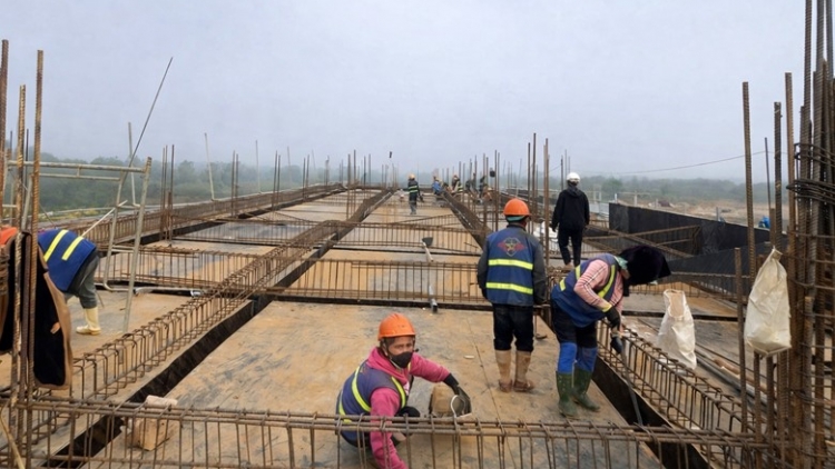 HUẾ K’RONG BHRỢ LÂH 1.000 TỶ ĐỒNG BHRỢ  TRƯỜNG NỘI TRÚ APÊÊ CẤP ZR’LỤ CA NOONG K’TIẾC