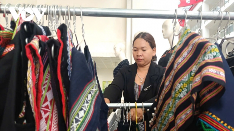 KA THUÂN MINZ MENYIM CAONG PADANG NGAK LKHAN AO MENG KHAN BAI DREI MENYIM