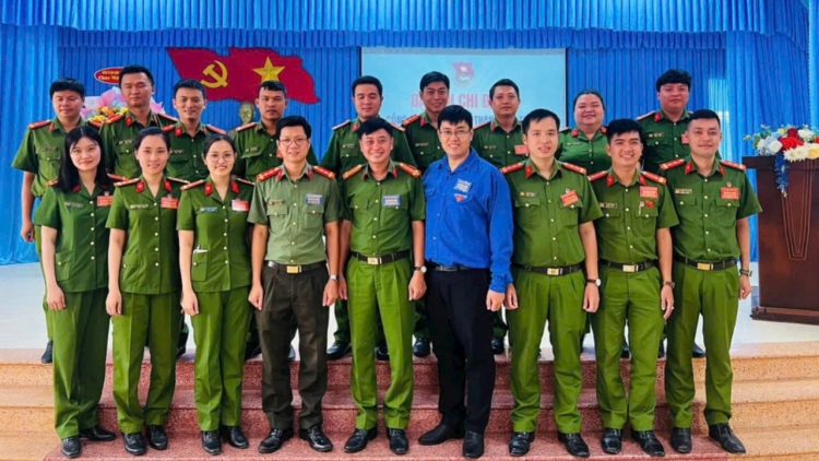 លេខាសម្ព័ន្ធយុវជនសង្កាត់ Đạo Thạnh អស់ពីចិត្តពីថ្លើមដើម្បីសហគមន៍