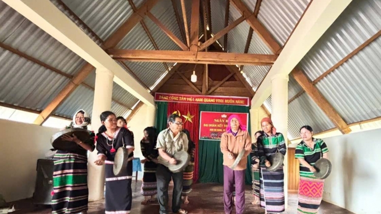 Nteh chĭng Bunong n’gloh nteh ntŭk n’har bri 