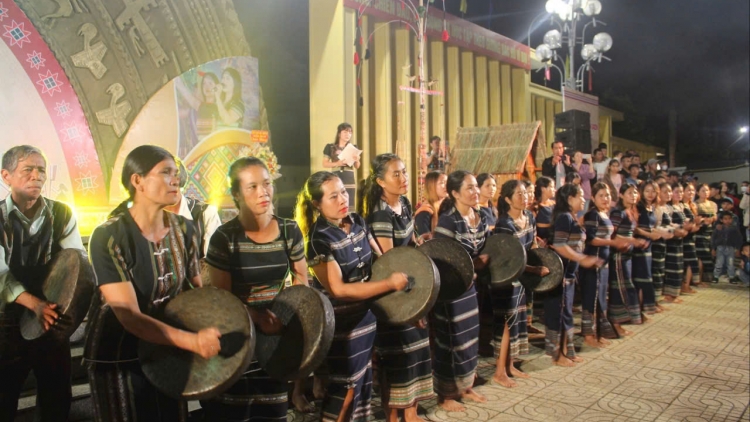 Anŏ hiam mơng grup čing đah kơmơi K’ho ƀơi ia krông Dă Đờng