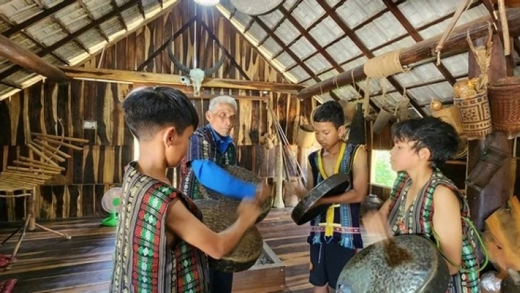 Bơto bơtê cau lòt lơh broă ngài