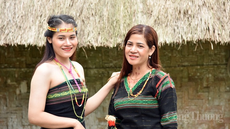 Nău rŏng bu ur drŭh (Nỗi lòng của cô gái)