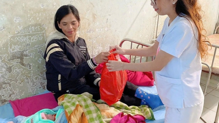 QUẢNG NGÃI: CHR’VA K’ER DADÊR TƠỢ “TỦ XA NẤP P’NIÊN PR’ANG 0 ĐỒNG”