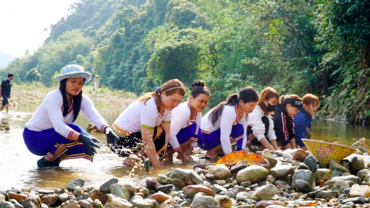 CỎ LẺ HẮP NẶM PẮT PJA CÚA PỈ NOỌNG CẦN CO