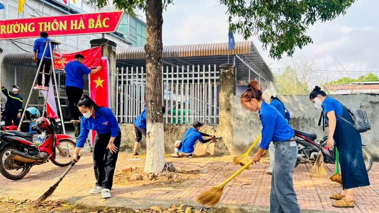 Phung êdam êra Dak Lak mđĭ klei hâo hưn kơ bruă ruah khua 