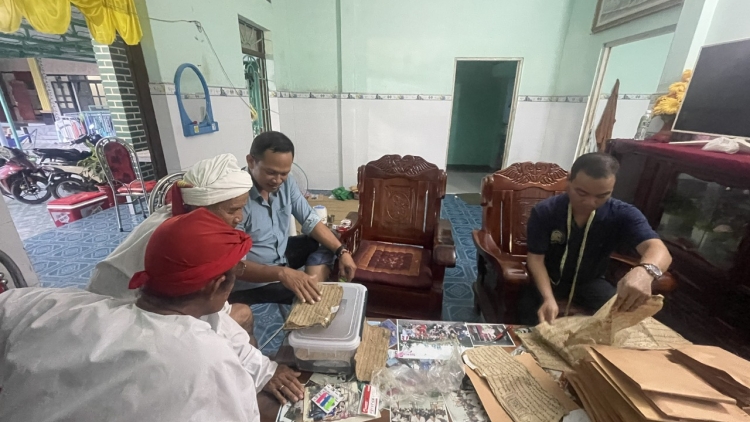 BRUK KHIK RAMIK ILAMO CAM: MENG TAPUK KITAP MENG KAN DALAU TAL NGAK KONG LEK ANGKA SO