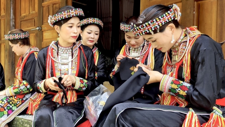 Lầy tzình phát sinh ừu miền vả thứ 6 hoi 24/4/2026