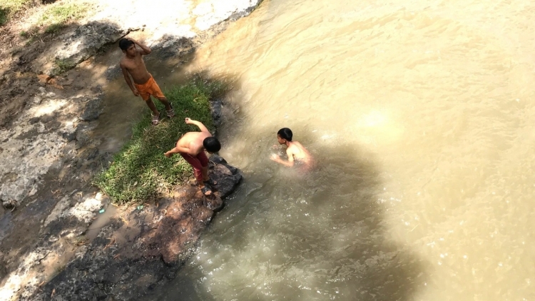 Sen ber pơhlom hlâo tơlơi truh ƀlung ia