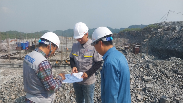 TUYÊN QUANG ẾT SLIM HẾT TRƯỜNG SLON SLE LẨP VẰN