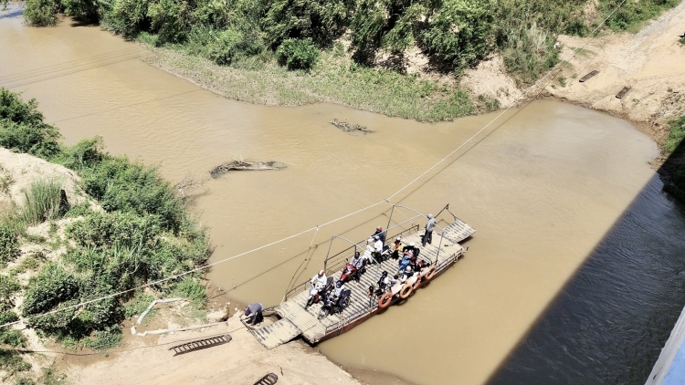 Dăk Lăk jun ntrờn ù sang tĕ bơh rơndap broă lơh gùng rơndeh lòt mhar nàng bồr lơh gùng guh tus rbàng drơng rài kis làng bol