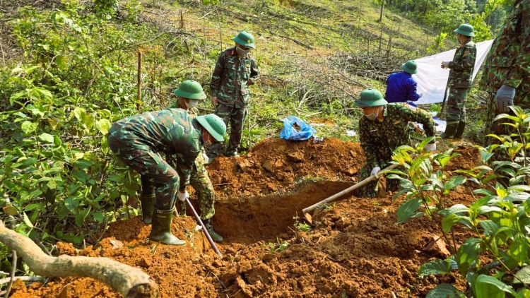 500 hâi măng lăm tăng, vâ mơnhên mâu ngế ki hlâ ai hnoăng 