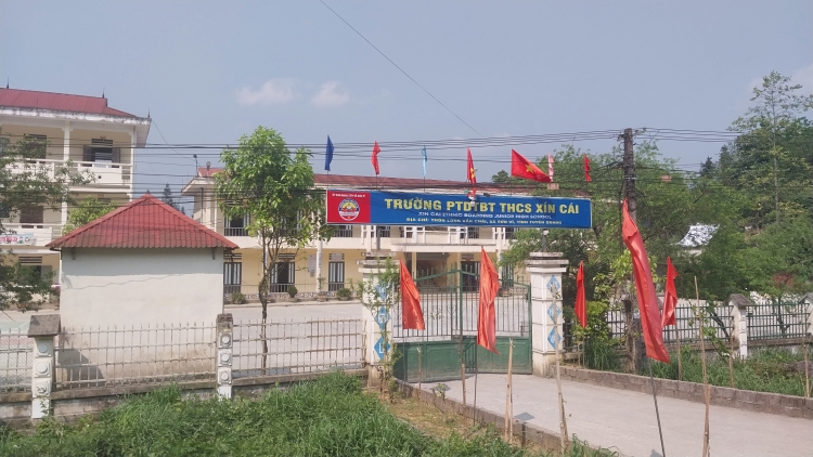 TUYÊN QUANG: MÌ TÀNG LỎ HẨƯ PI SLON SLƯ MẤƯ DÚ TRƯỜNG NỘI TRÚ LAI CẤP