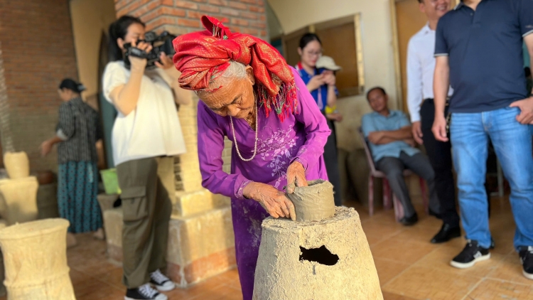 JIRAH RIVANG – “GAH CAKROK” PEIH JALAN KA TINH KHANH HOA