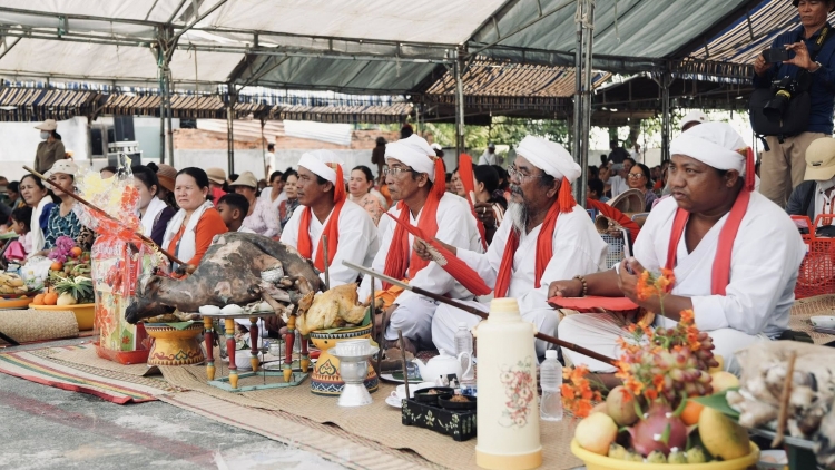 CHREIH SAMBAI HAREI RIJA NEGAR DI URANG CAM KHANH HOA 