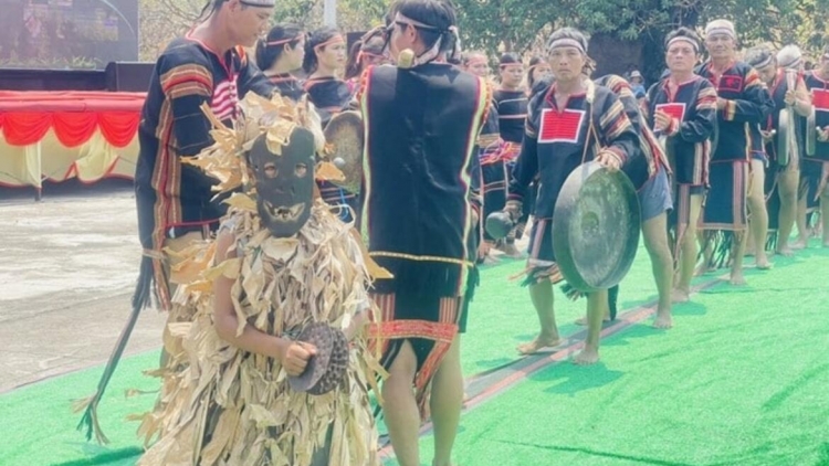ADAT LIKAU HAJAN DI URANG JRAI