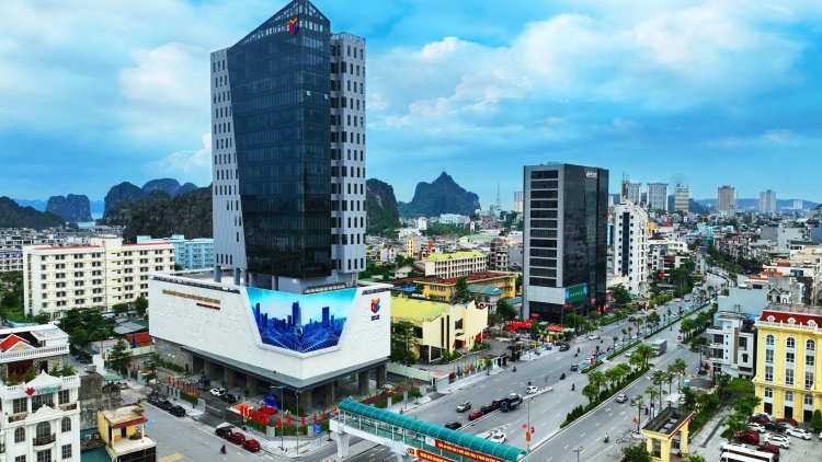 Quảng Ninh amra pioh kơ Hrơi Pơplông jua pơhiăp dêh čar