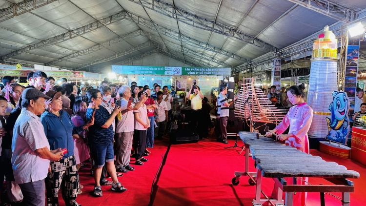 Dak Lak – Vêh a kơpong ai tơmeăm kơnía’’, troăng prôk châ tâ, châ hlo hên mơngiơk