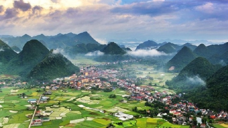 HẾT ĐÂY MỪA TÀNG LỎ, PĂN CHÈN CÚA HẨƯ TỈ FUÔNG