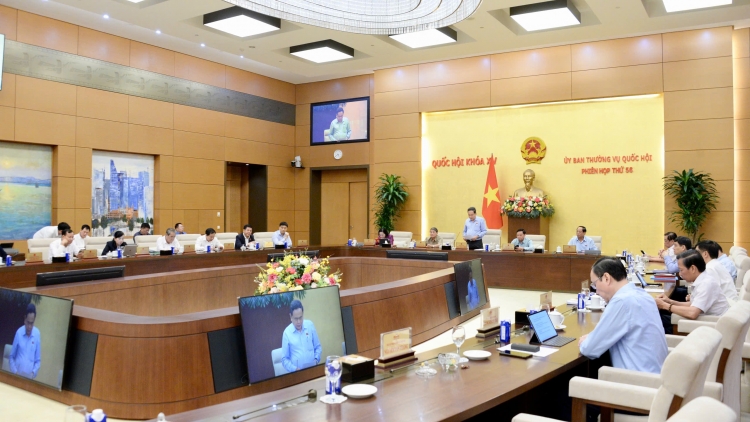 Pơtôch Hop akŏm mă 56 kơ Anih chĕp kơ̆l pơgơ̆r Quốc hội jăl 15