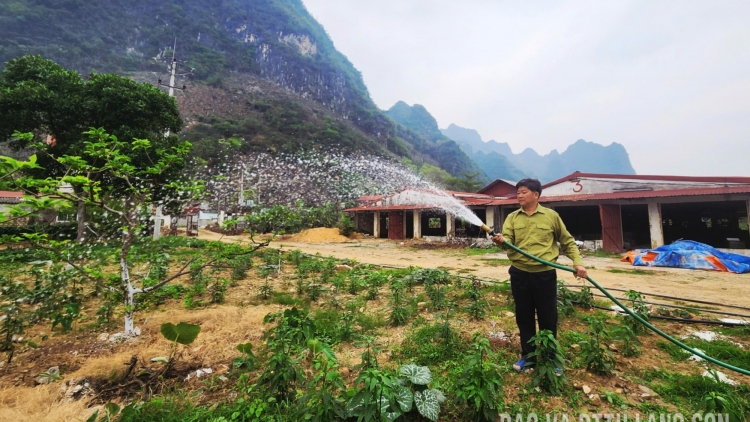 HẾT KIN HÍU TỨ PUÔN KHAI BẠI THÌNH CÚA ĐĂM CHAY