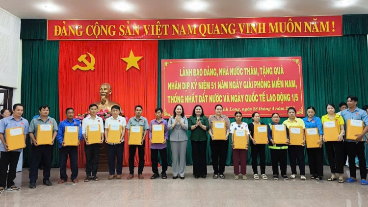 Phó Củ tịc lơgar mò Võ Thị Ánh Xuân pà phan ai hìu nhă geh sră dong kờl, cau lơh phan, kơnòm dềt rơƀah tàm càr Vĩnh Long in