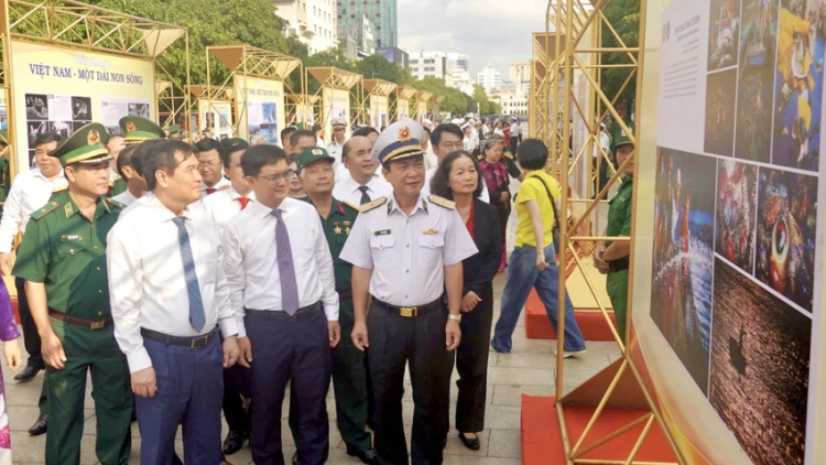 PARANG IEK THAIK BINGUK TUI KADHA “VIET NAM – JAMAN POK DRE PATAGOK” SAONG “BAN RAYA HO CHI MINH DANEI YAVA MIAT MIAT KADHA JAYAK”