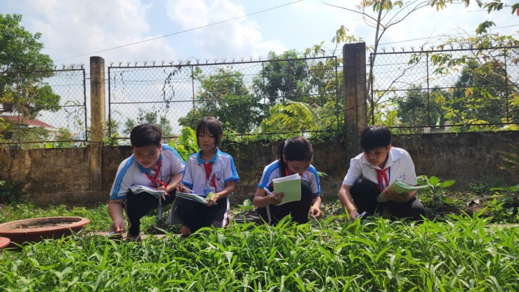 ថែរក្សាភាសាខ្មែរតាមរយ:ការប្រកួតវោហាសាសន៍របស់សិស្សានុសិស្ស និស្សិតតំបន់ដីសណ្ដទន្លេគឺវឡុង។	