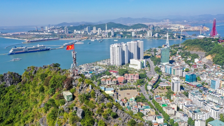 TỨ NGHỊ QUYẾT ĐẠI HỘI XIV CÚA ĐẢNG: HẢI PHÒNG HẾT NÈM TÀNG DƯỞNG KHEO SLÂƯ CHANG BÚNG CÔNG NGHIỆP