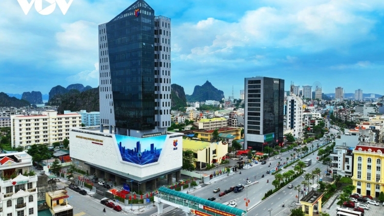 QUẢNG NINH ƠY LIÊM XANG HA T’NGAY BHIỆC BHAN PHÁT THANH PRANG K’TIẾC K’RUUNG