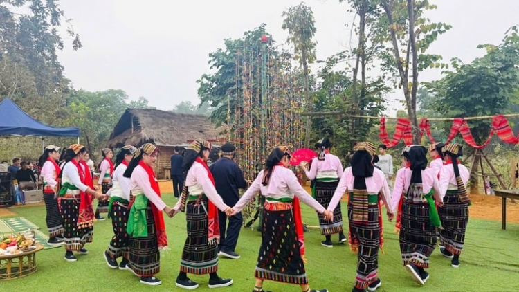 LIÊM PR’HAY ĐHR’NIÊNG BH’RỢ DA DING CA COONG ĐHỊ VÊÊL VĂN HÓA – DU LỊCH ZÂP ACOON COH VIỆT NAM