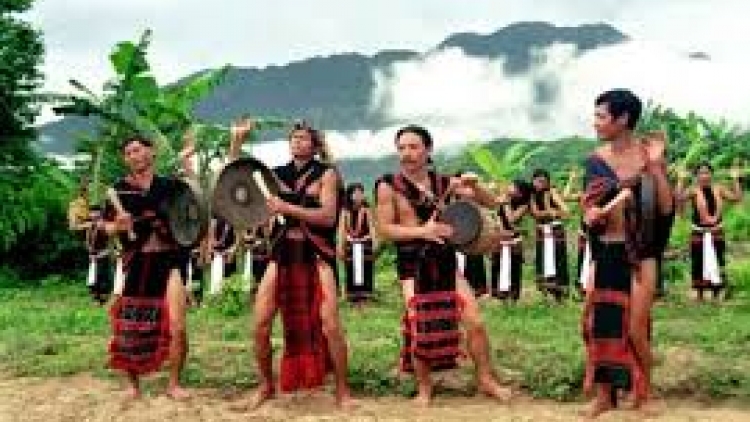 Em ở lại mạnh giỏi (O ối i lĕm)