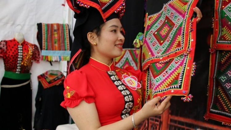 Quam kháo phổng Tày Bắc thứ  3 mự 7 căm bườn 4 pì 2026