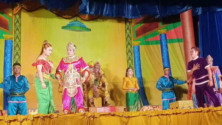 ការនាំយកសិល្បៈចុះទៅបំរើបងប្អូននៅតាមតំបន់ឆ្ងាយដាច់ស្រយាល  