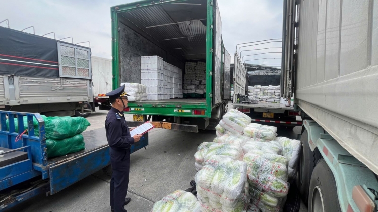 HẢI QUAN HẾT VIỂC QUÁ CỪN VẰN, TẢNG LÀN LẲC PUÔN KHAI SLÌ CHẢI LẸ
