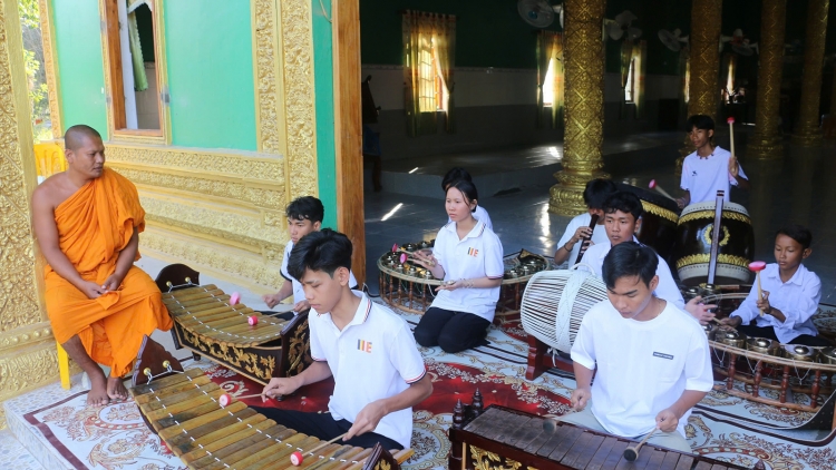 ជីវភាពរស់នៅរបស់ជនរួមជាតិខ្មែរអានយ៉ាងមានភាពប្រសើរឡើង