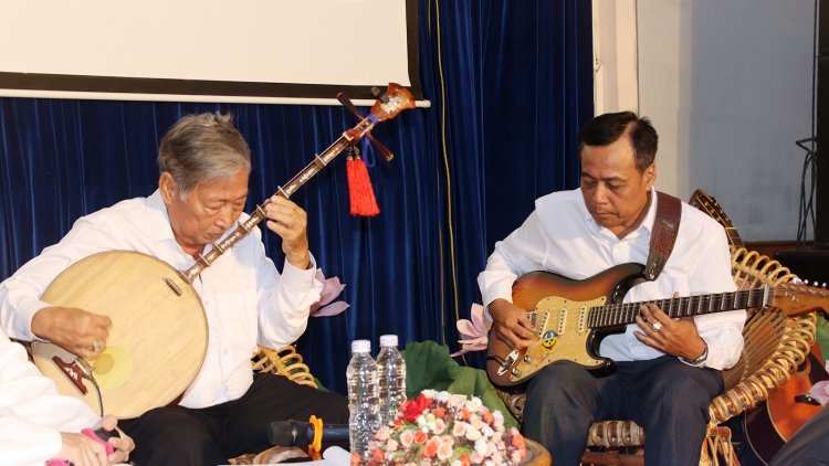 តន្ត្រីប្រពៃណីបានវិលត្រឡប់មកថ្នាក់រៀនវិញ