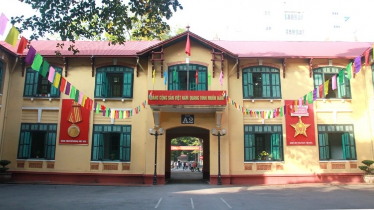 Bệnh viện Hữu nghị Việt Đức cảm ơn "Kết nối 54" hỗ trợ bệnh nhân khó khăn